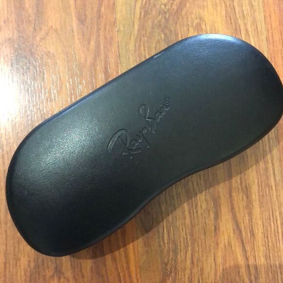 Ray-Ban hard clamshell eyeglass sunglass case. - Picture 1 of 7